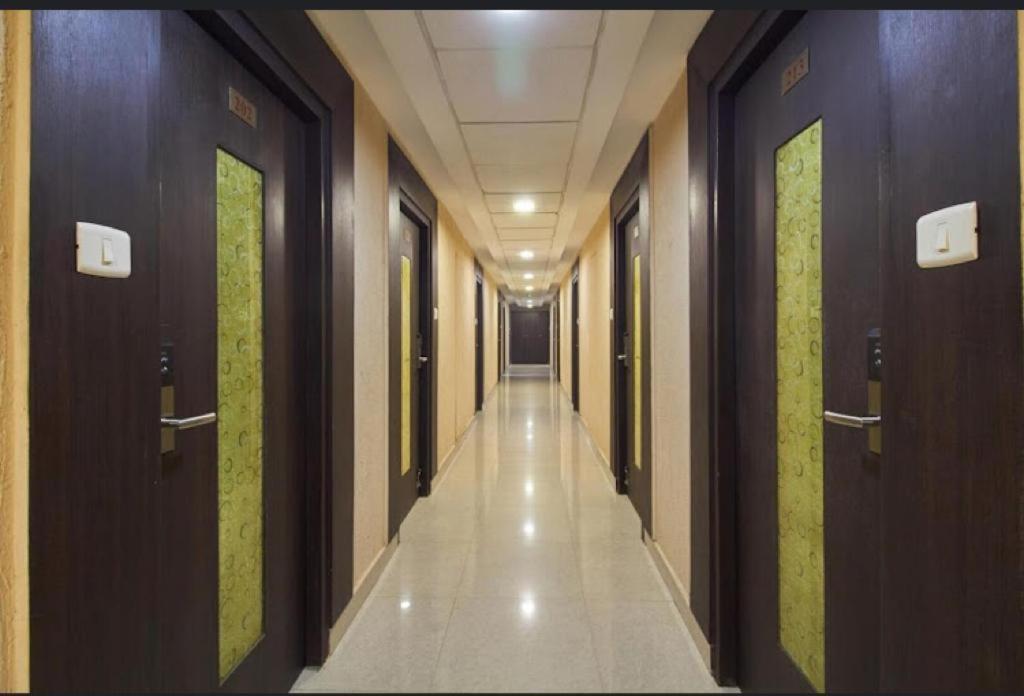 Ample Yard Hotel Chennai Ngoại thất bức ảnh
