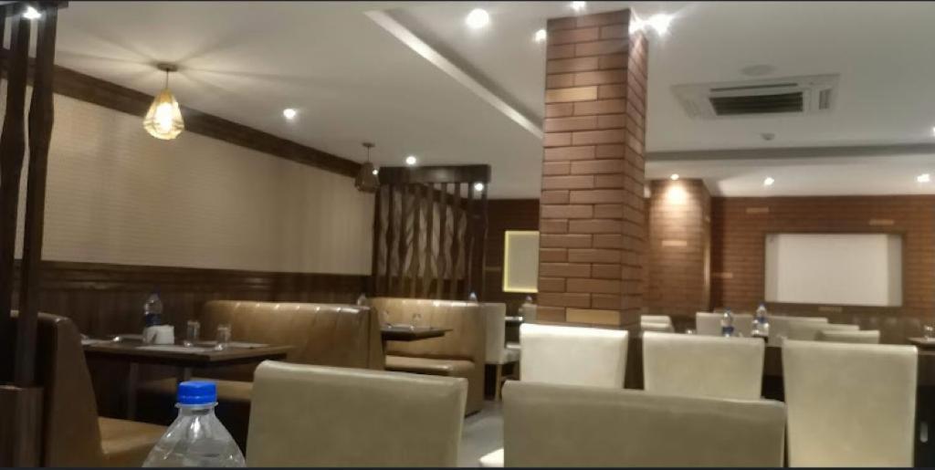 Ample Yard Hotel Chennai Ngoại thất bức ảnh