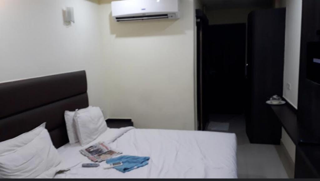 Ample Yard Hotel Chennai Ngoại thất bức ảnh